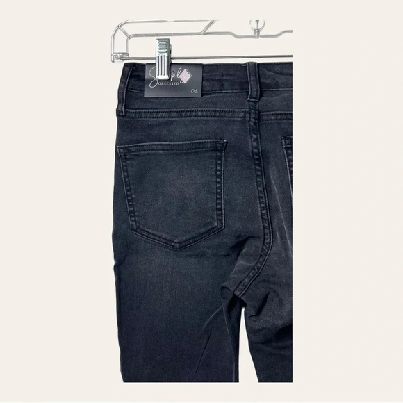 1112. SIMPLY OBSESSED DENIM JEANS BLACK IN COLOR SIZE‎ 1 (JUNIORS) - Picture 13 of 14
